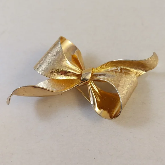 Vintage Gold Planted  Bow Brooch - Picture 2 of 15